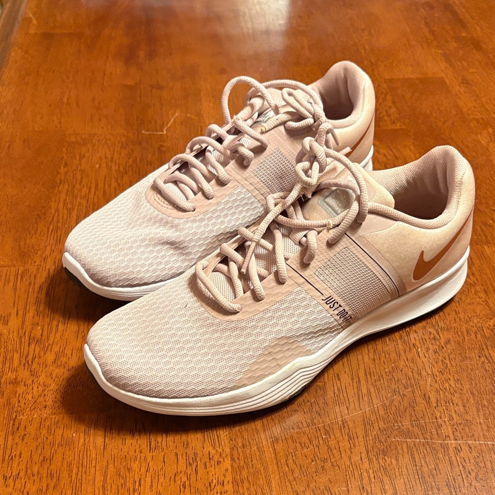 Nike Women's Blush Pink Athletic Shoes